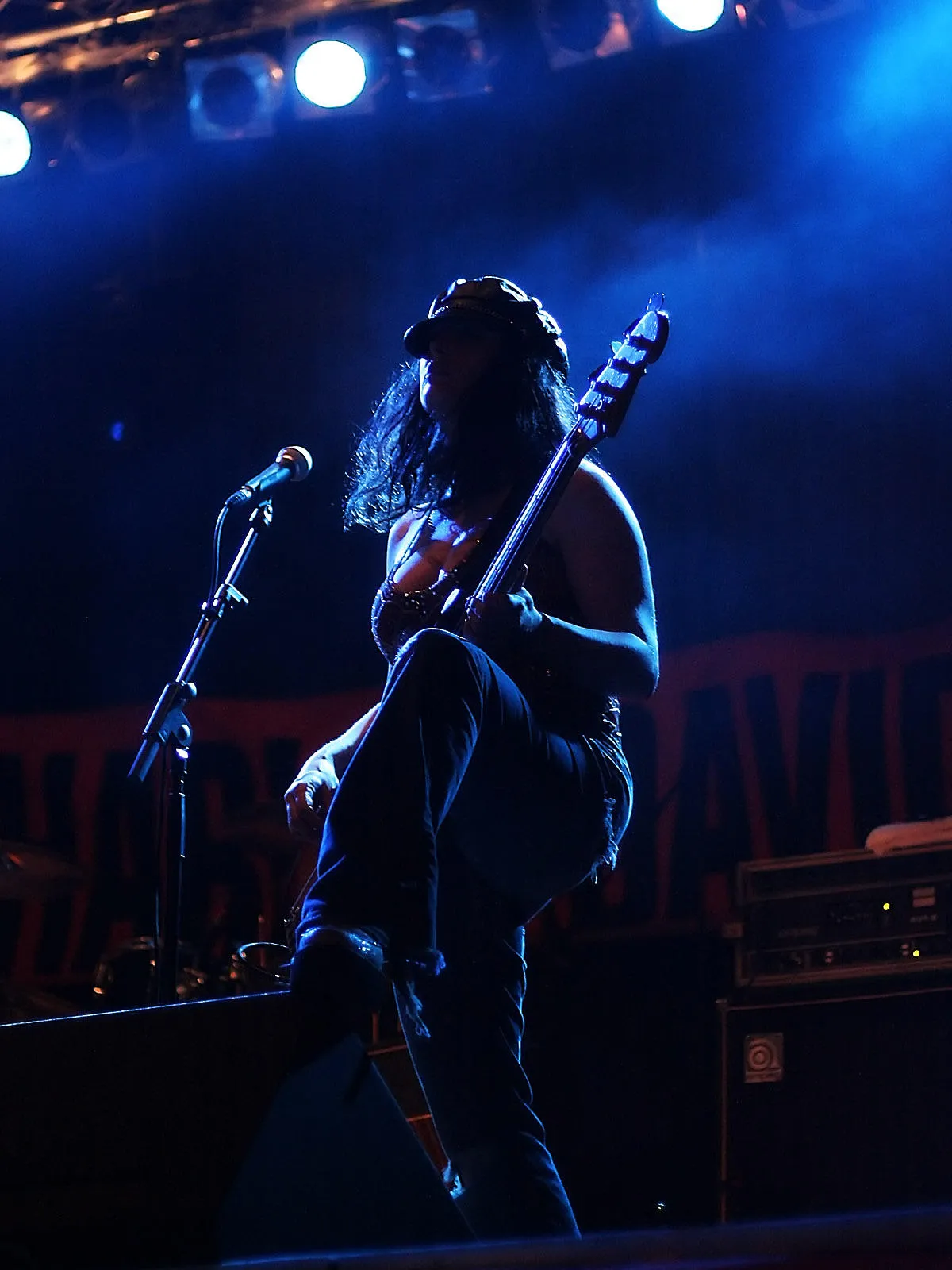 19297 white zombie performance